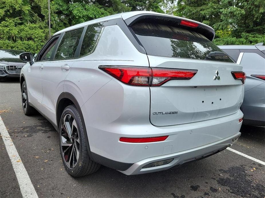 new 2024 Mitsubishi Outlander car, priced at $36,540