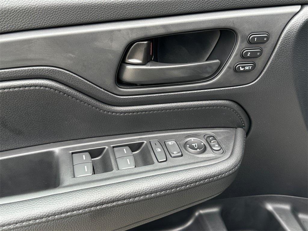 new 2026 Honda Odyssey car, priced at $44,290