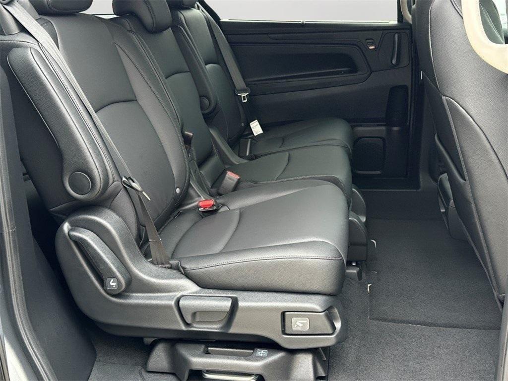 new 2026 Honda Odyssey car, priced at $44,290