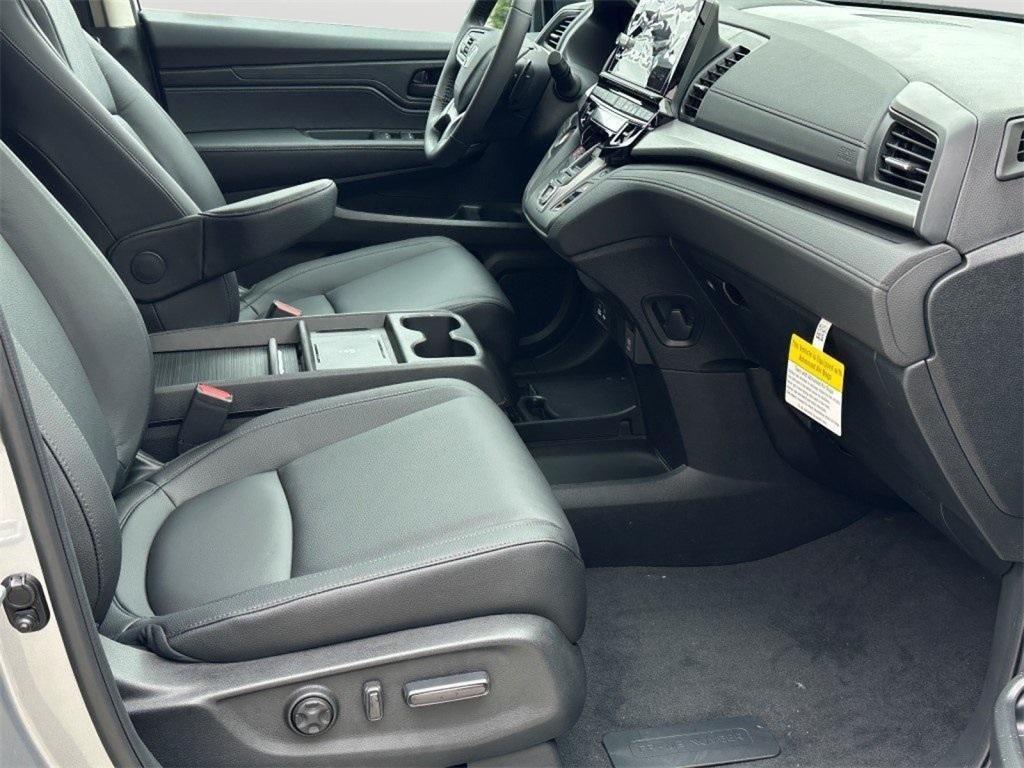 new 2026 Honda Odyssey car, priced at $44,290