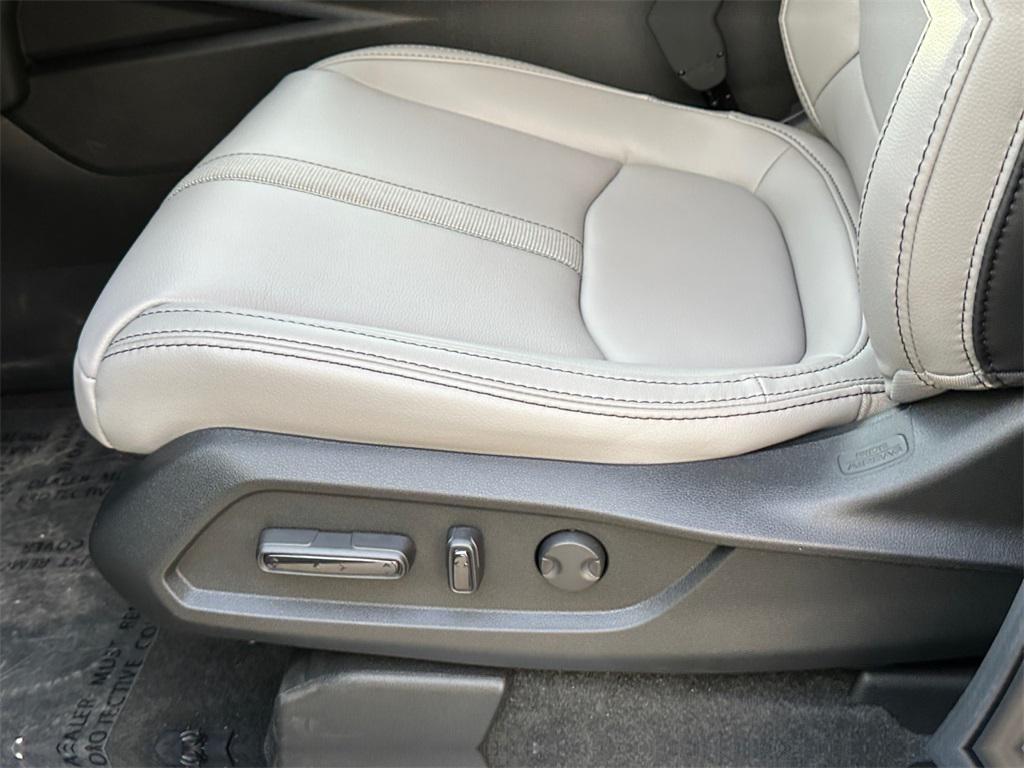 new 2025 Honda Pilot car, priced at $47,400