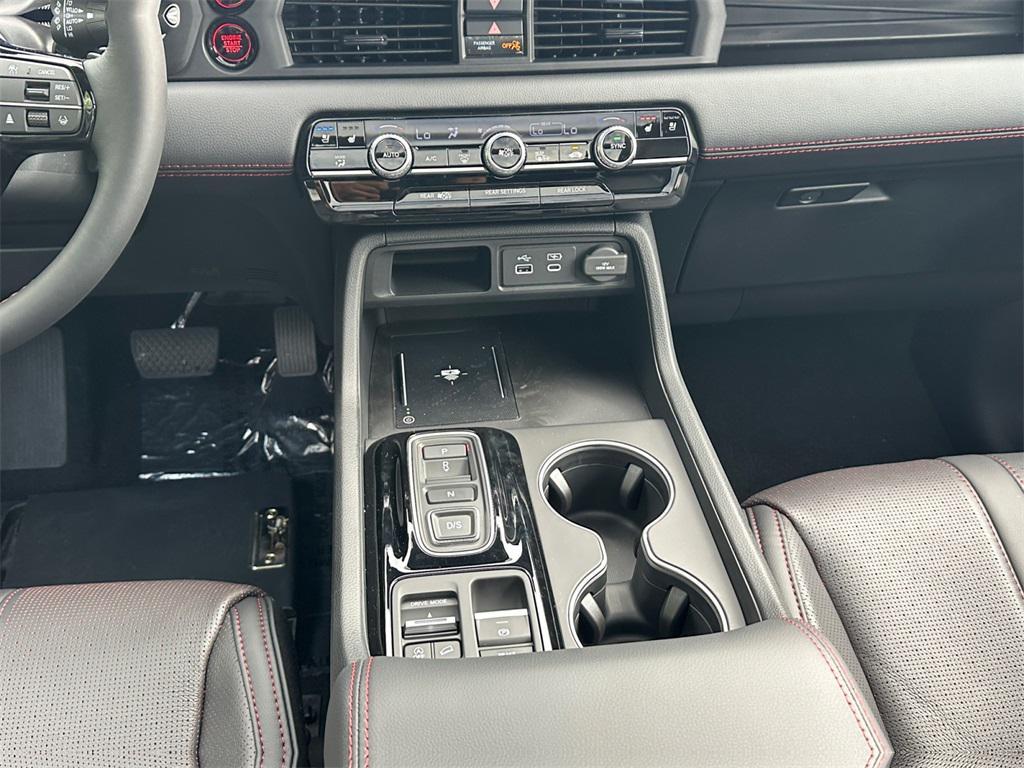 new 2025 Honda Pilot car, priced at $56,105