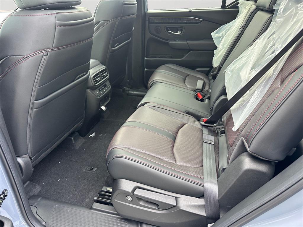 new 2025 Honda Pilot car, priced at $56,105