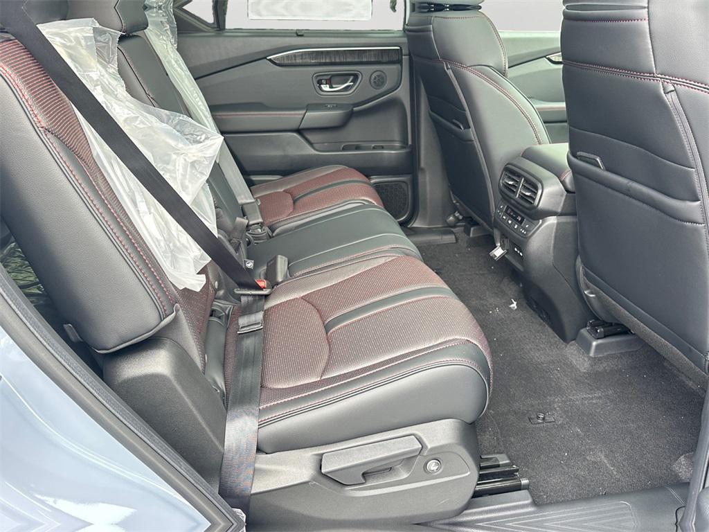 new 2025 Honda Pilot car, priced at $56,105