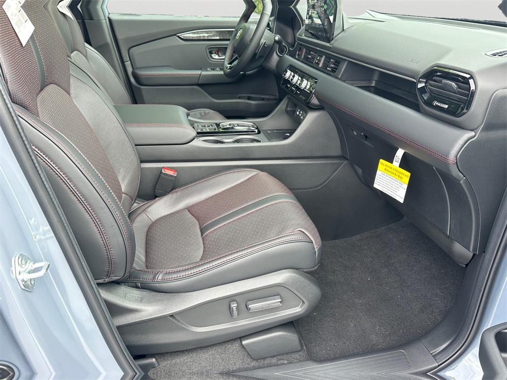 new 2025 Honda Pilot car, priced at $56,105