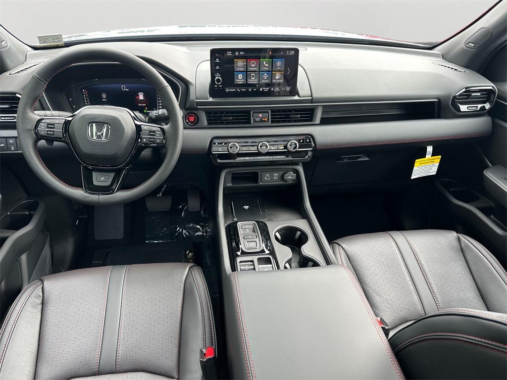 new 2025 Honda Pilot car, priced at $56,105