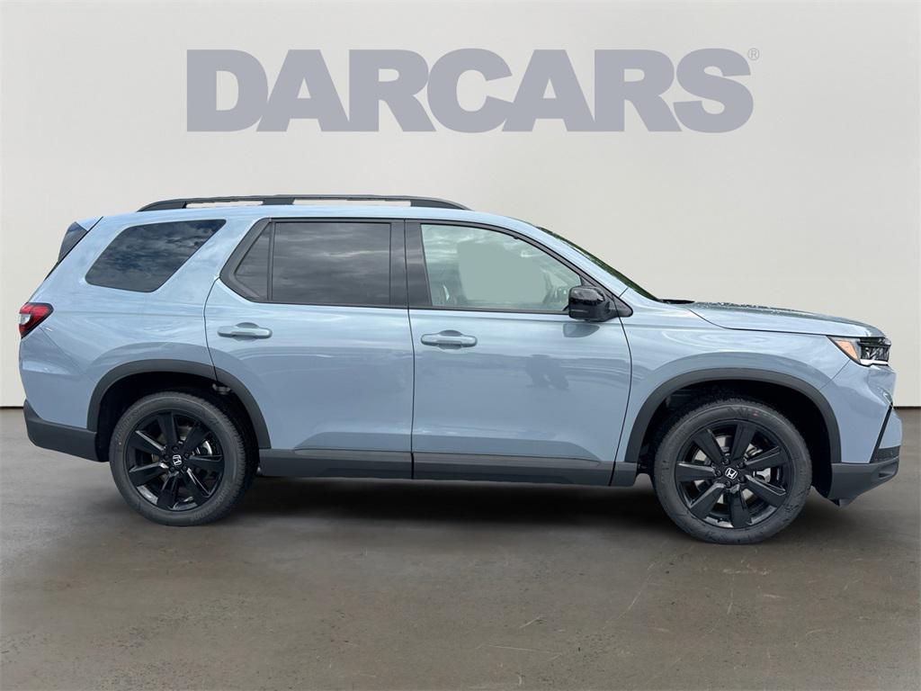 new 2025 Honda Pilot car, priced at $56,105
