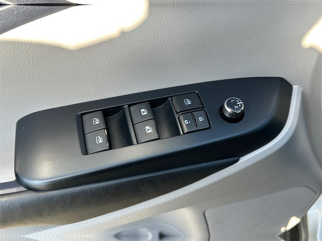 used 2015 Toyota Highlander car, priced at $15,495