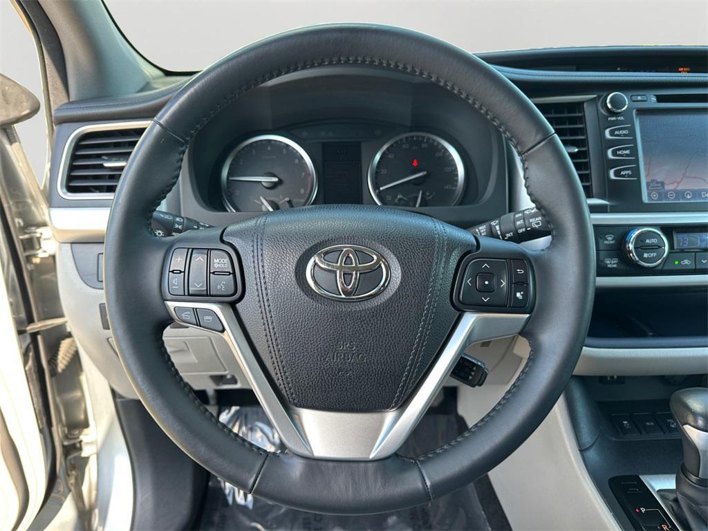 used 2015 Toyota Highlander car, priced at $15,495