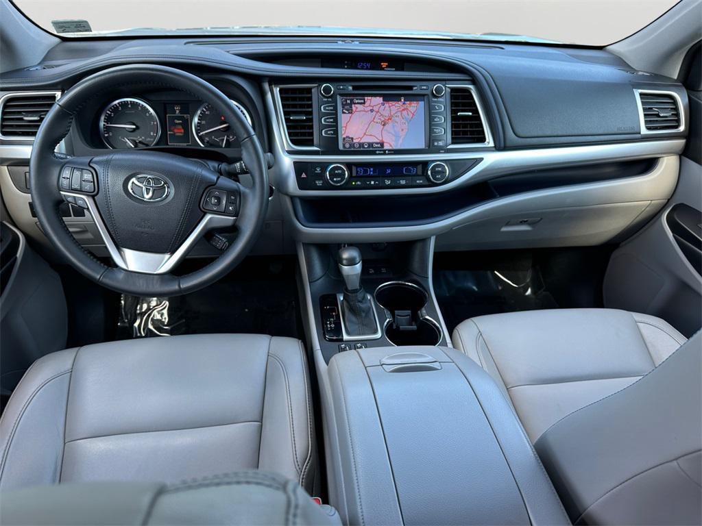 used 2015 Toyota Highlander car, priced at $15,495