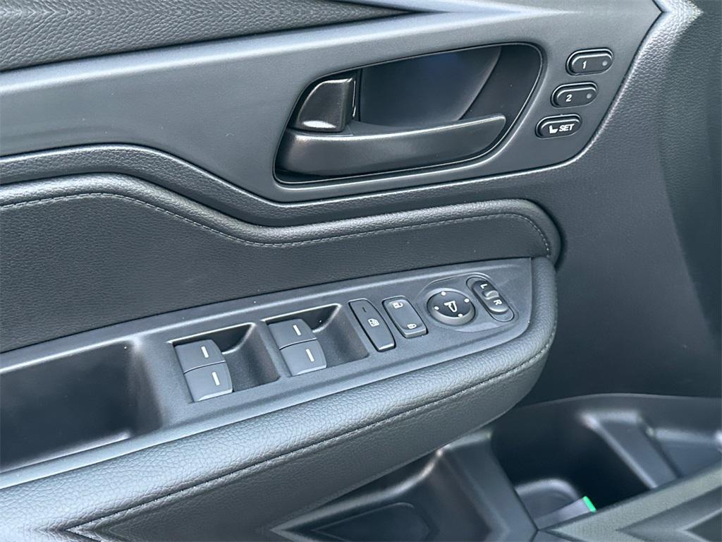 new 2026 Honda Odyssey car, priced at $42,064