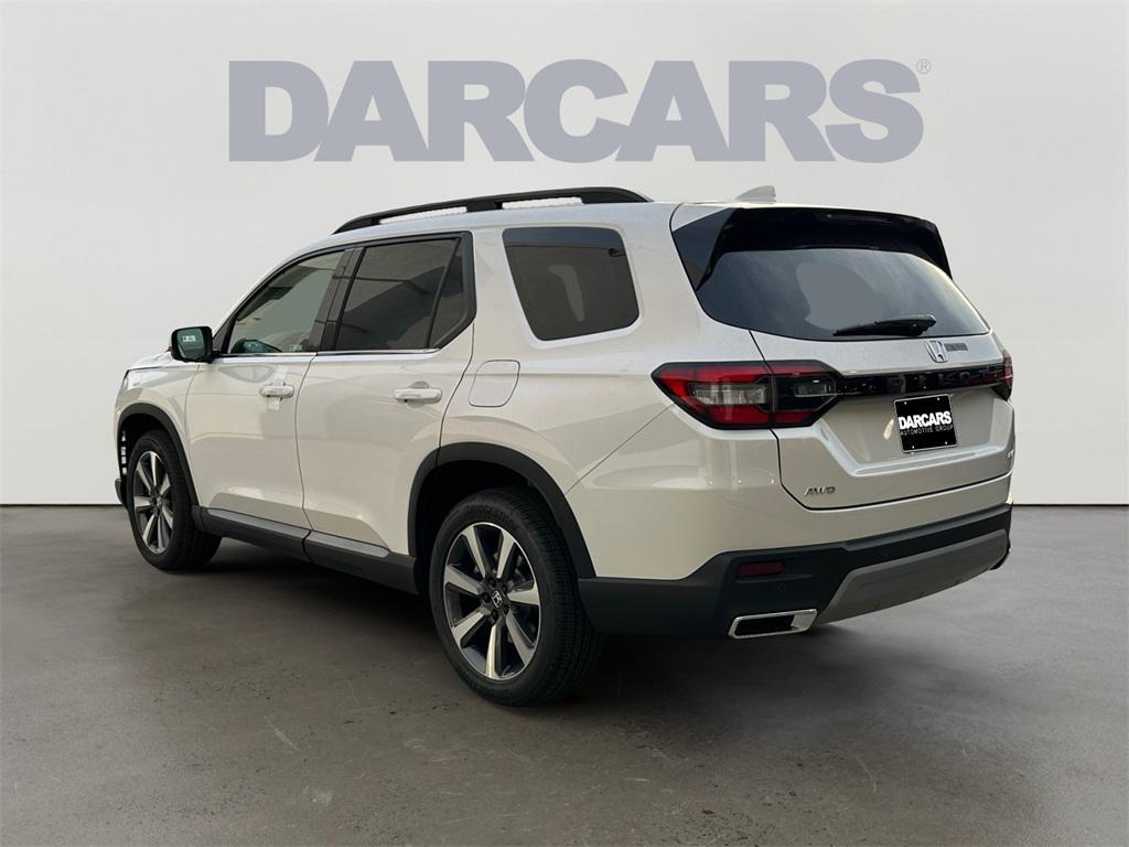 new 2025 Honda Pilot car, priced at $55,335