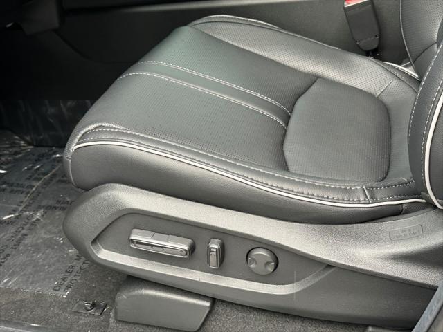 new 2025 Honda Pilot car, priced at $54,105
