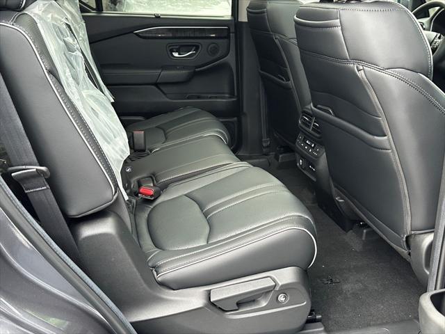 new 2025 Honda Pilot car, priced at $54,105