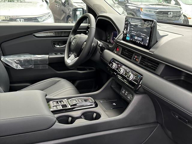 new 2025 Honda Pilot car, priced at $54,105