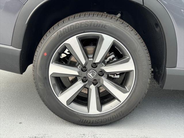 new 2025 Honda Pilot car, priced at $54,105