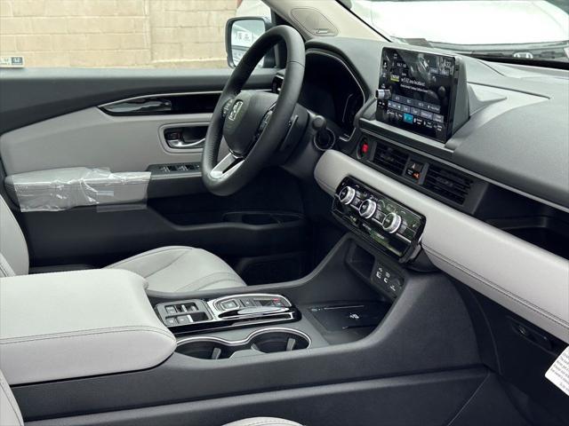 new 2025 Honda Pilot car, priced at $52,345