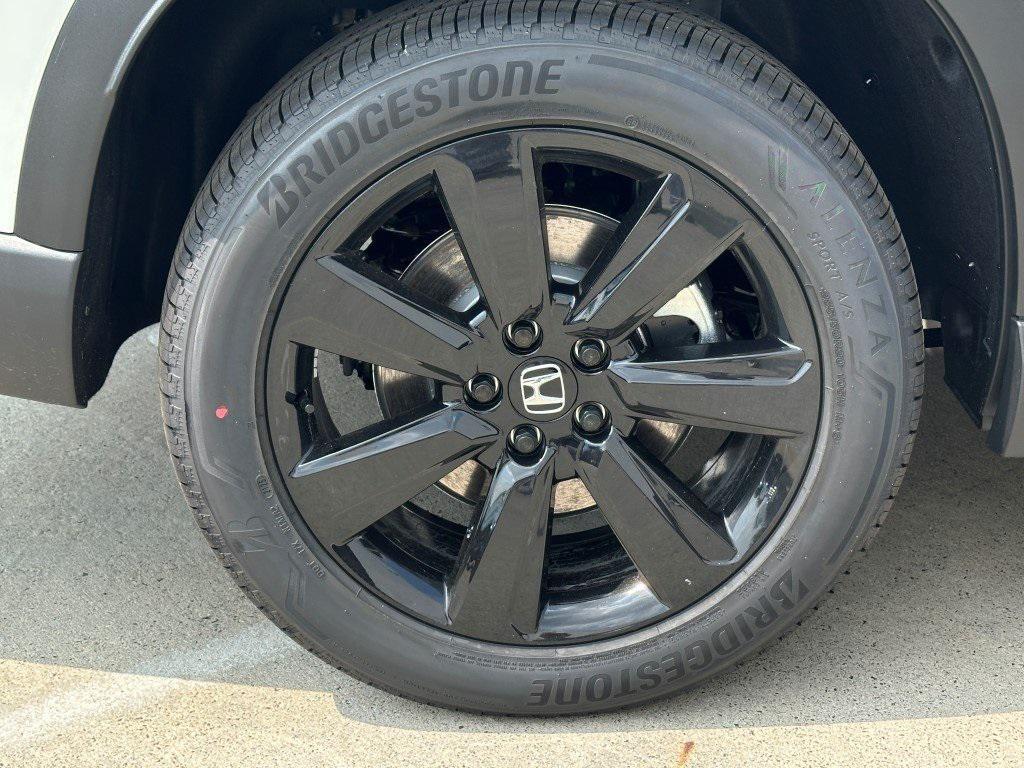 new 2025 Honda Pilot car, priced at $56,060