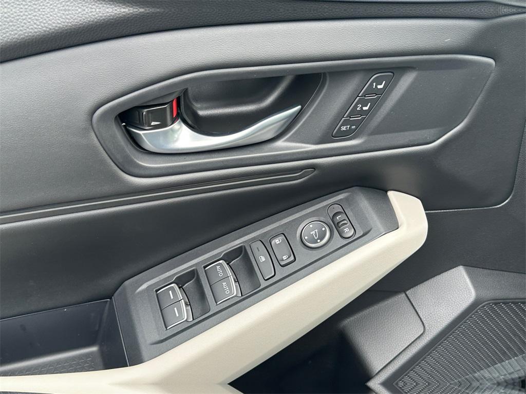 new 2025 Honda Accord Hybrid car, priced at $34,704