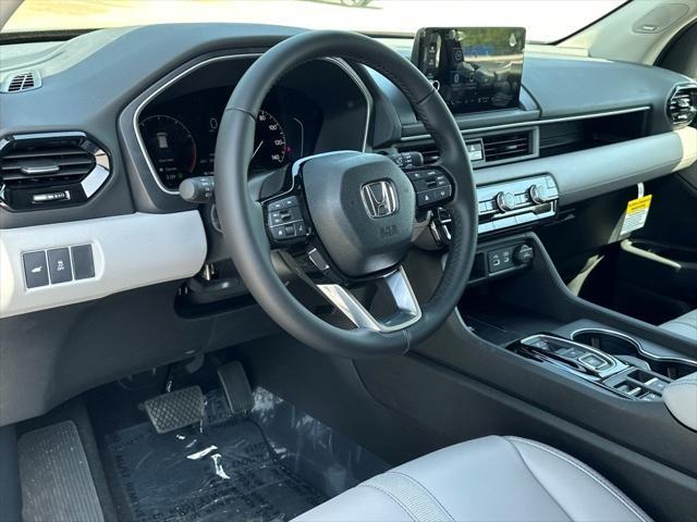new 2025 Honda Pilot car, priced at $52,525