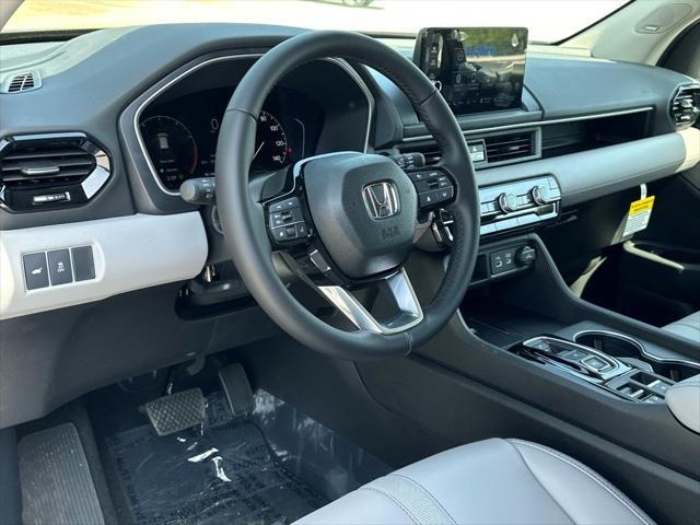 new 2025 Honda Pilot car, priced at $52,525