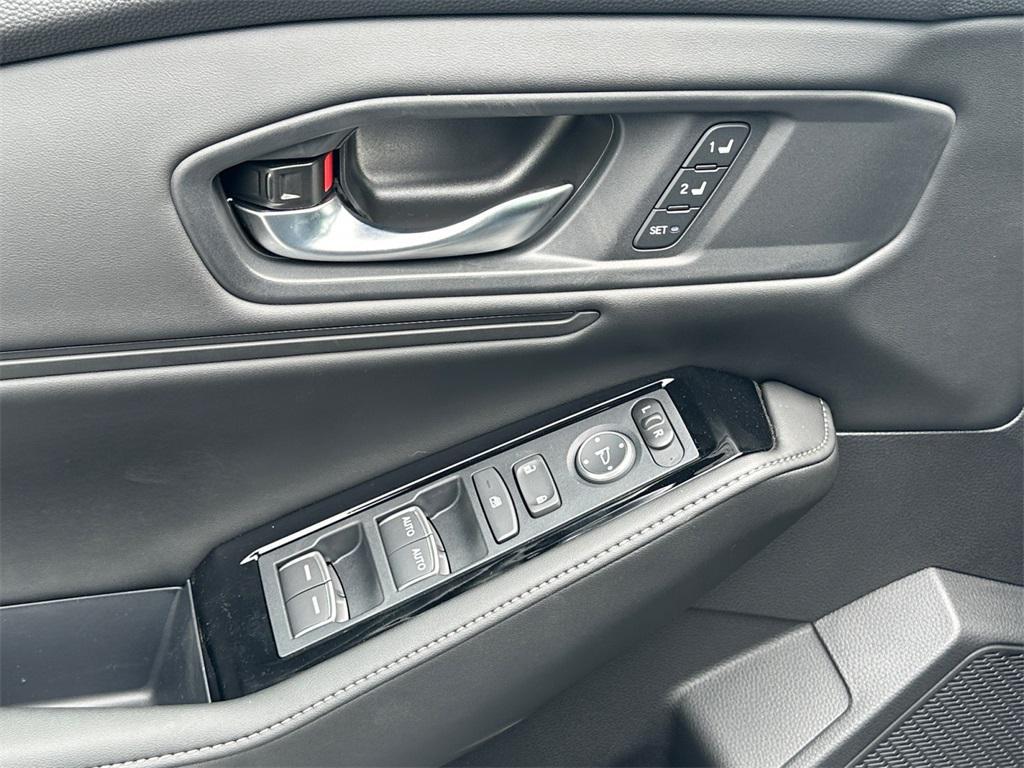 new 2025 Honda Accord Hybrid car, priced at $40,070
