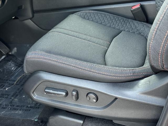 new 2025 Honda Pilot car, priced at $43,780