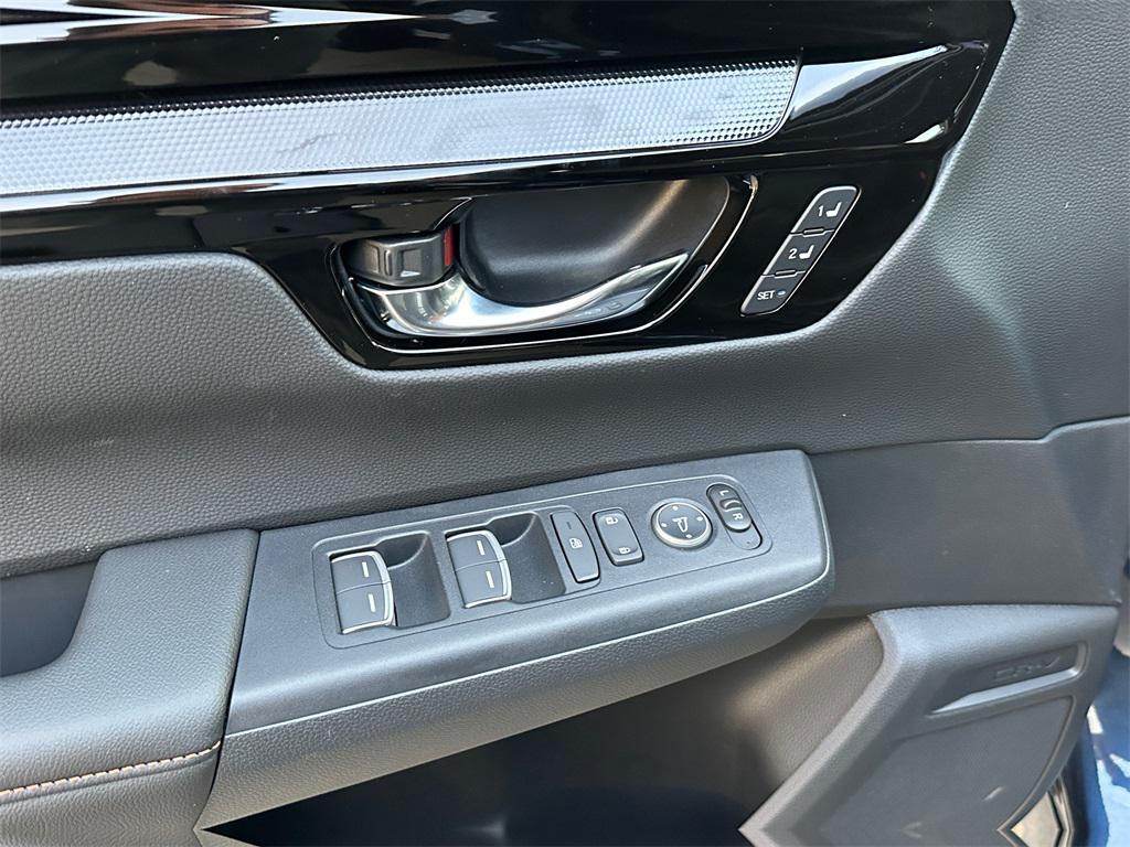 new 2026 Honda CR-V Hybrid car, priced at $43,700