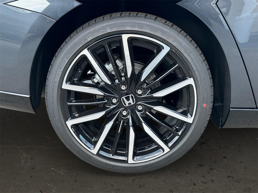 new 2025 Honda Accord Hybrid car, priced at $40,025