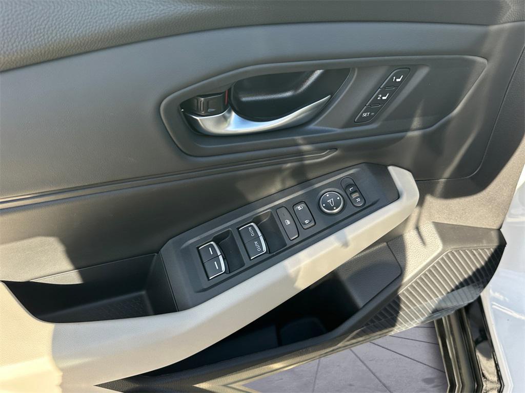 new 2025 Honda Accord Hybrid car, priced at $34,704