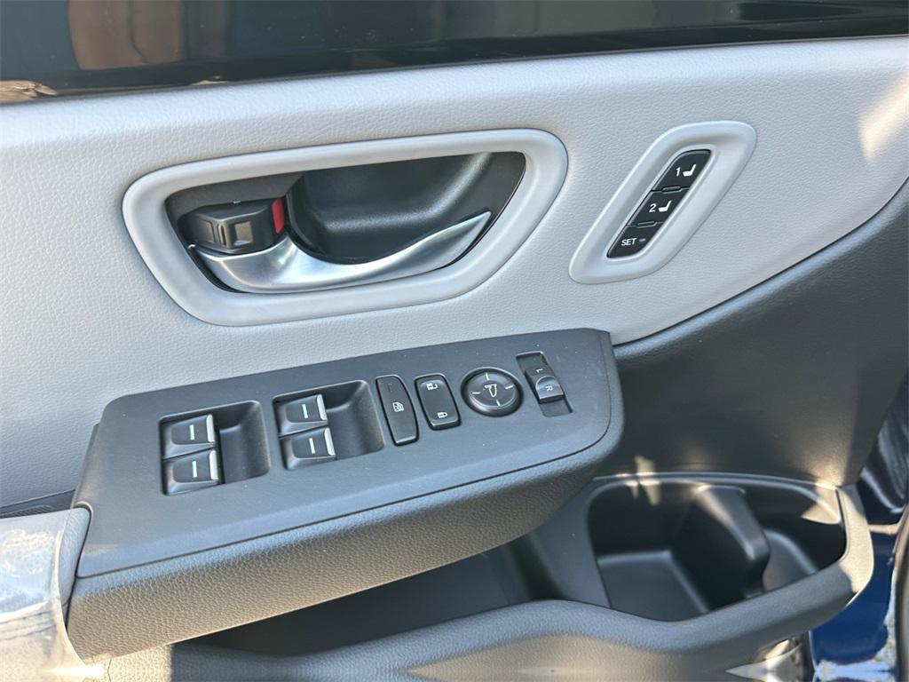 new 2025 Honda Pilot car, priced at $52,570