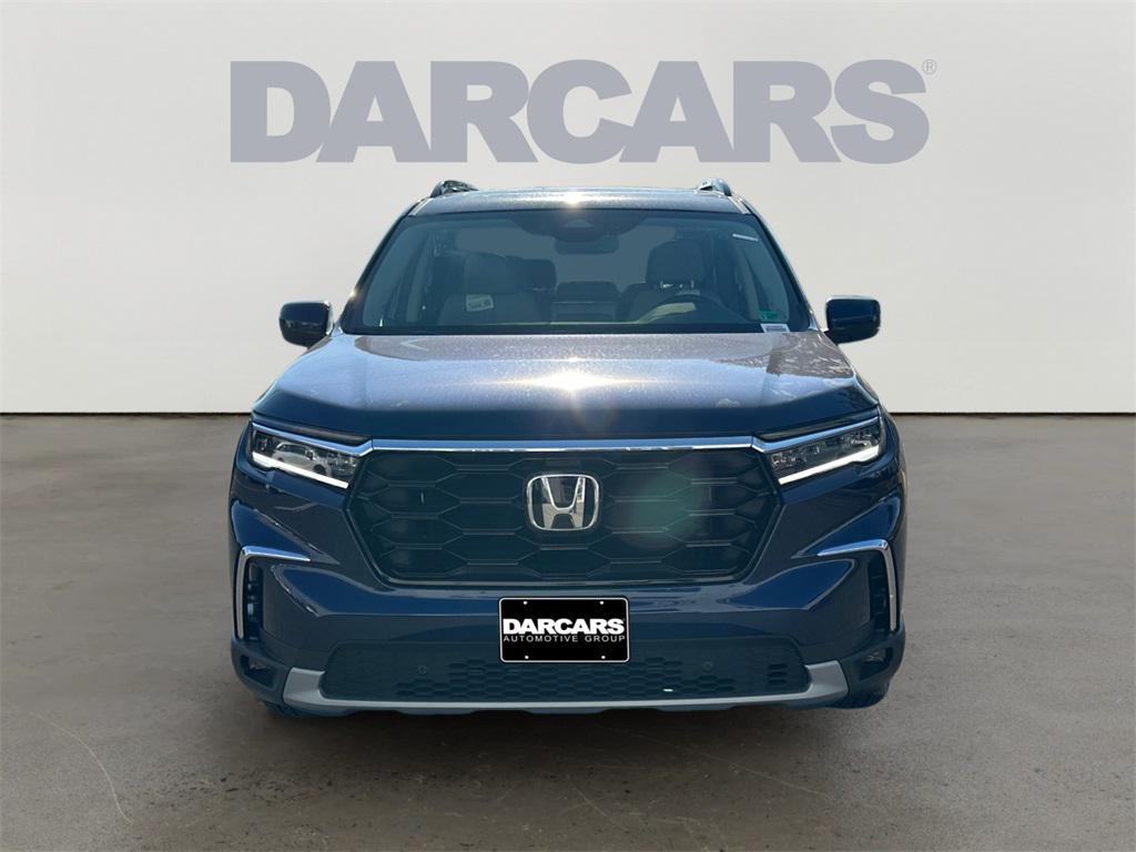 new 2025 Honda Pilot car, priced at $52,570
