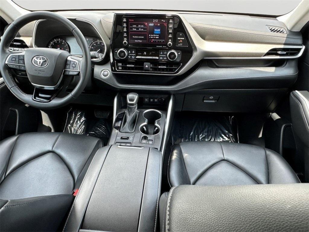 used 2021 Toyota Highlander car, priced at $29,900