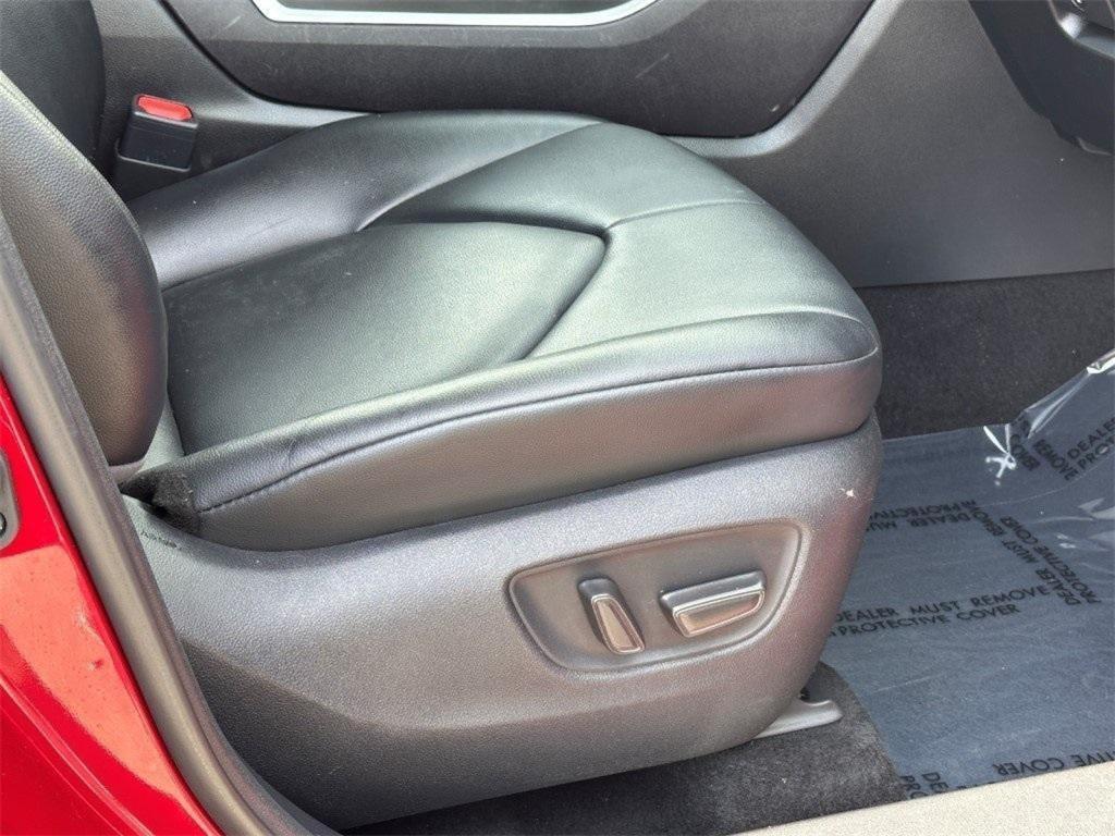 used 2021 Toyota Highlander car, priced at $29,900