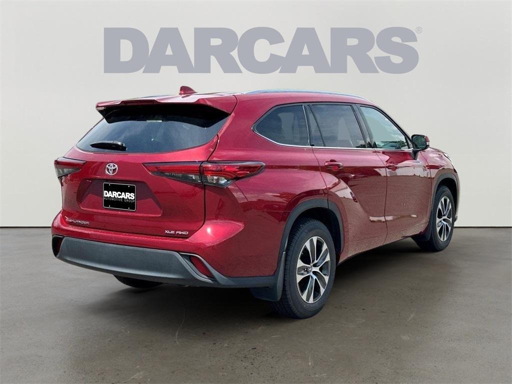 used 2021 Toyota Highlander car, priced at $29,900