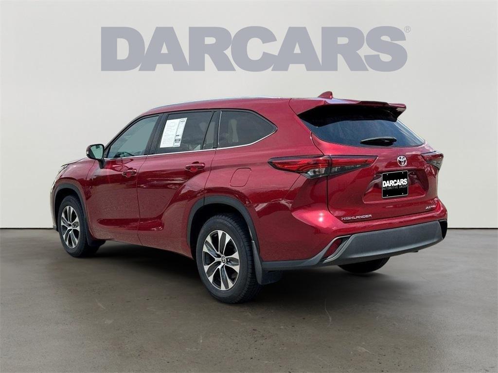 used 2021 Toyota Highlander car, priced at $29,900
