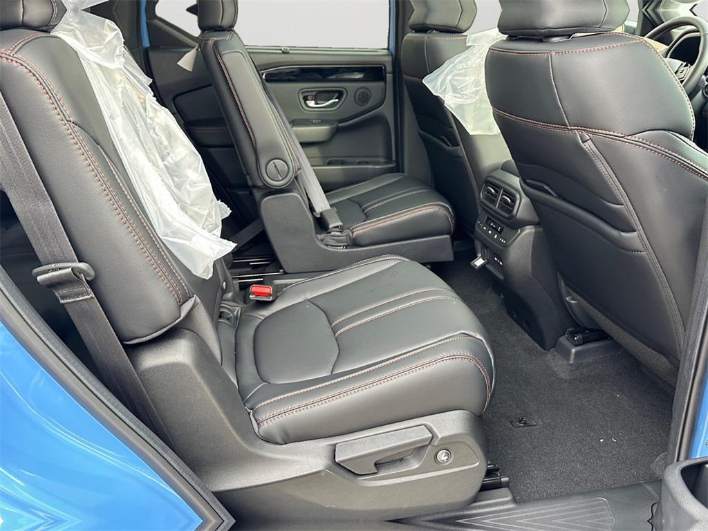 new 2025 Honda Pilot car, priced at $50,925
