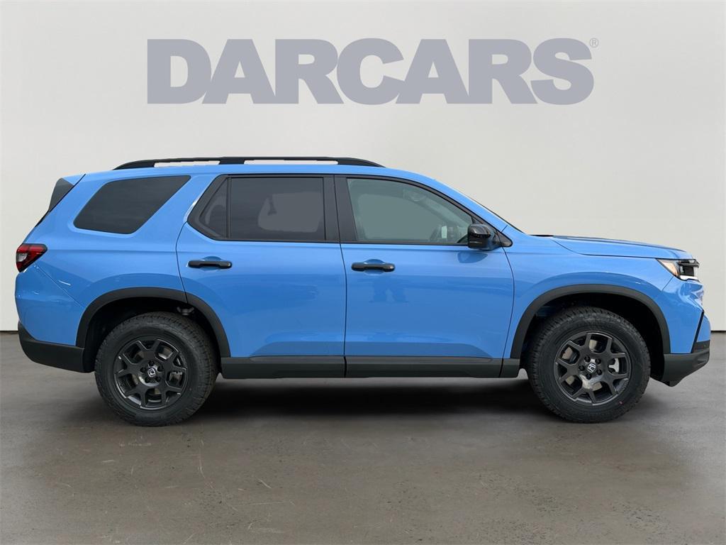 new 2025 Honda Pilot car, priced at $50,925