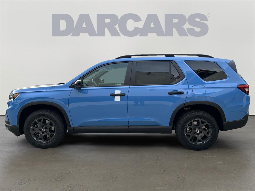 new 2025 Honda Pilot car, priced at $50,925