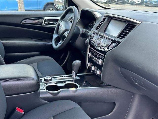 used 2018 Nissan Pathfinder car