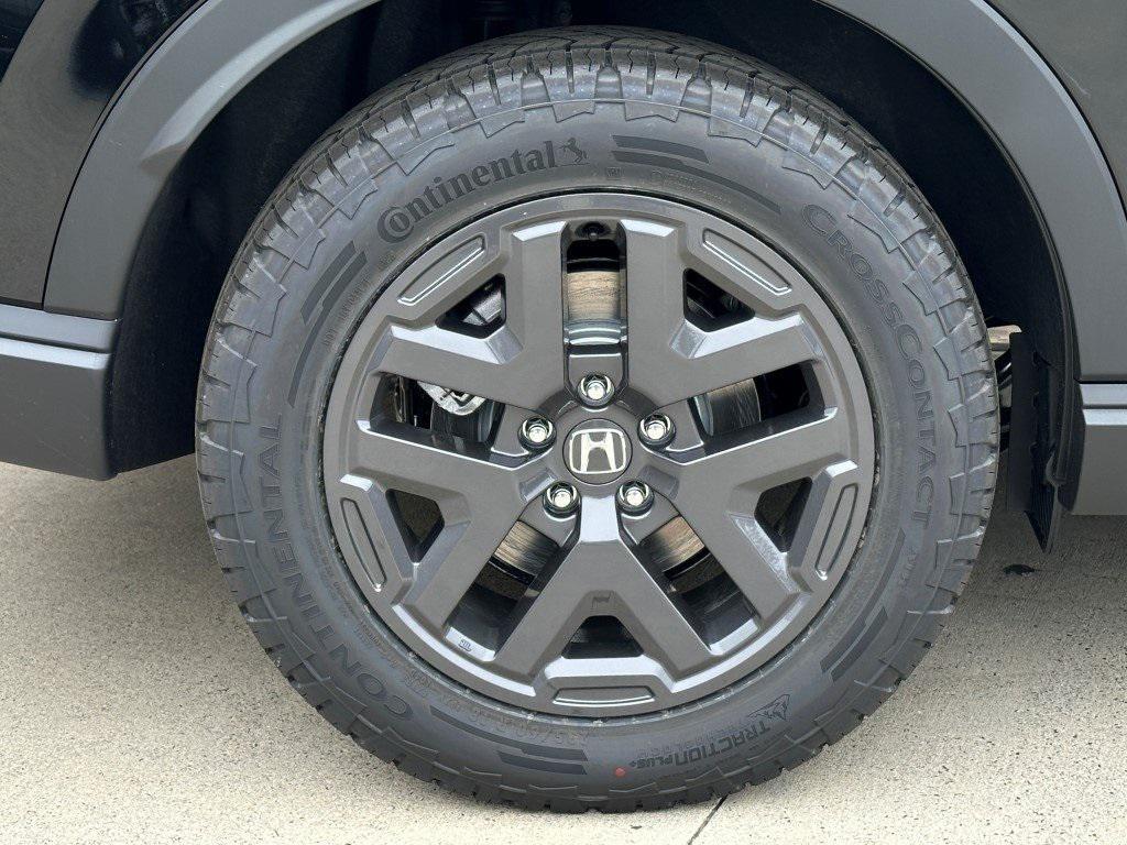 new 2026 Honda CR-V Hybrid car, priced at $40,195