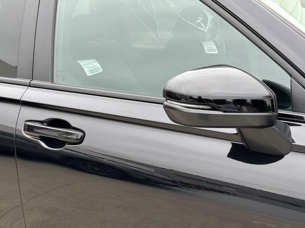 new 2026 Honda CR-V Hybrid car, priced at $40,195