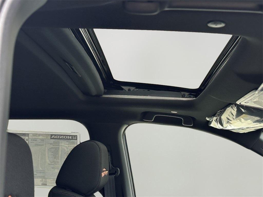 new 2026 Honda CR-V Hybrid car, priced at $40,195
