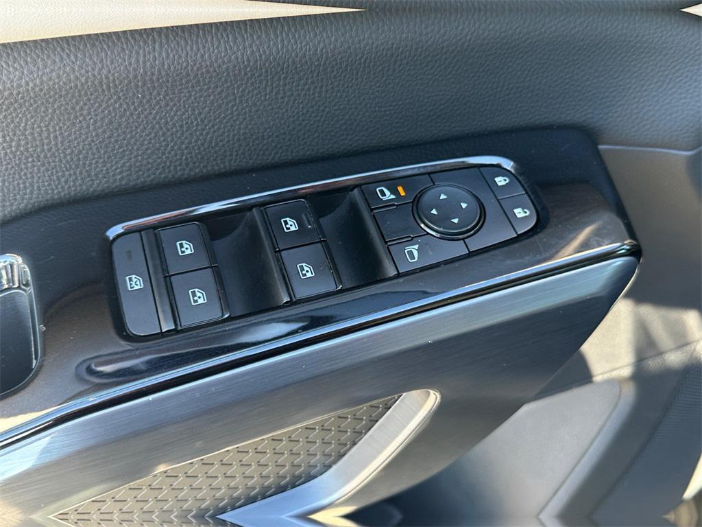 used 2022 Nissan Pathfinder car, priced at $27,051