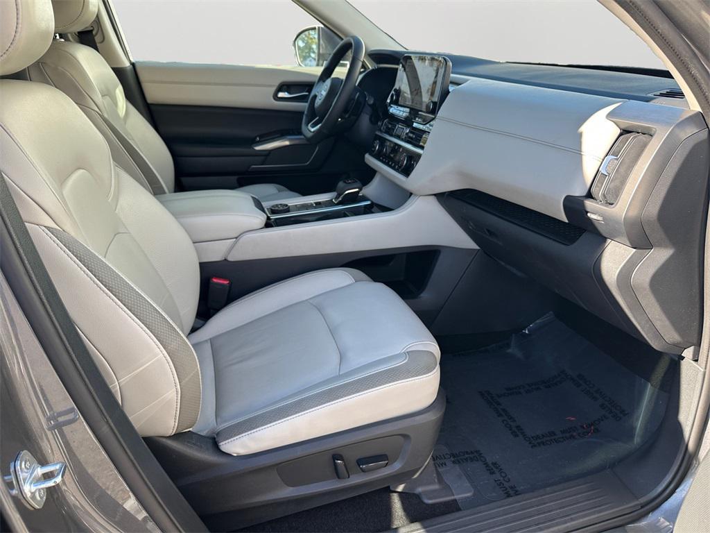 used 2022 Nissan Pathfinder car, priced at $27,051