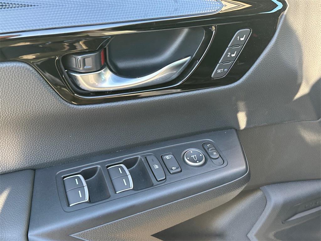 used 2024 Honda CR-V car, priced at $32,995