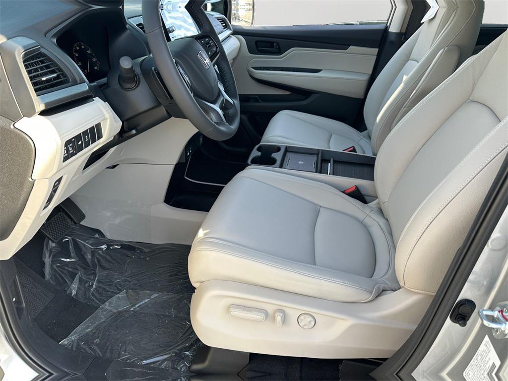 new 2026 Honda Odyssey car, priced at $41,637