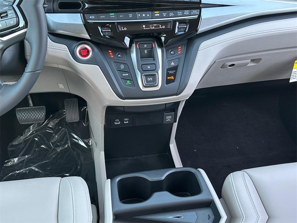 new 2026 Honda Odyssey car, priced at $41,637