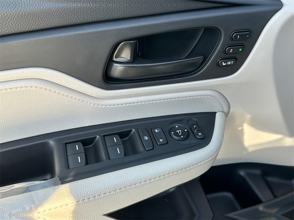 new 2026 Honda Odyssey car, priced at $41,637
