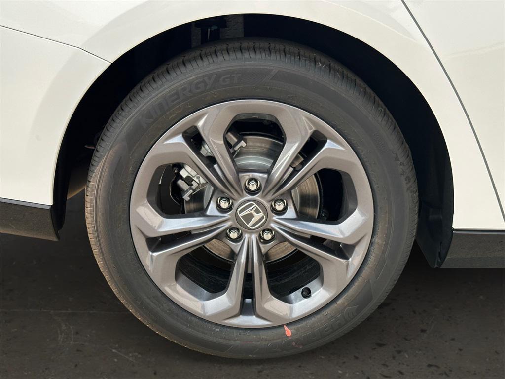 new 2025 Honda Accord Hybrid car, priced at $36,120